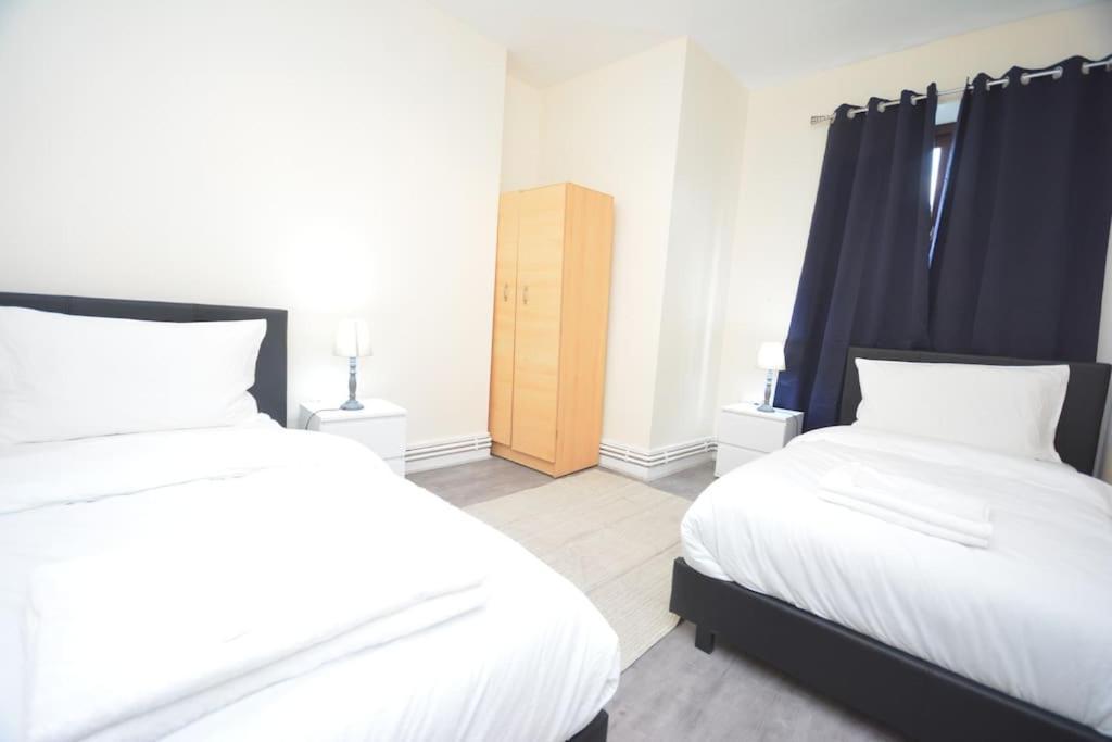 Lovely 4 Bedroom Apartment Close To The City Walking Distance From The Rivere View Londres Exterior foto